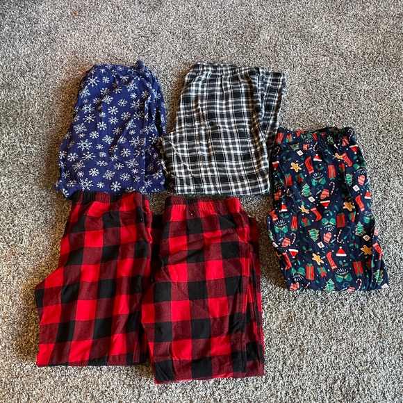 Old Navy Other - Men’s Christmas pajama bottoms- size L